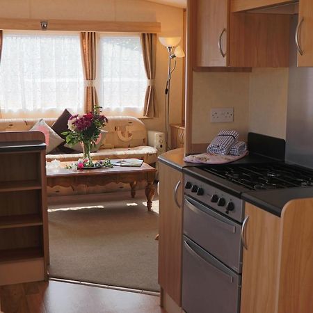 Palm 1 Park Home With Hot Tub Swanage Bagian luar foto