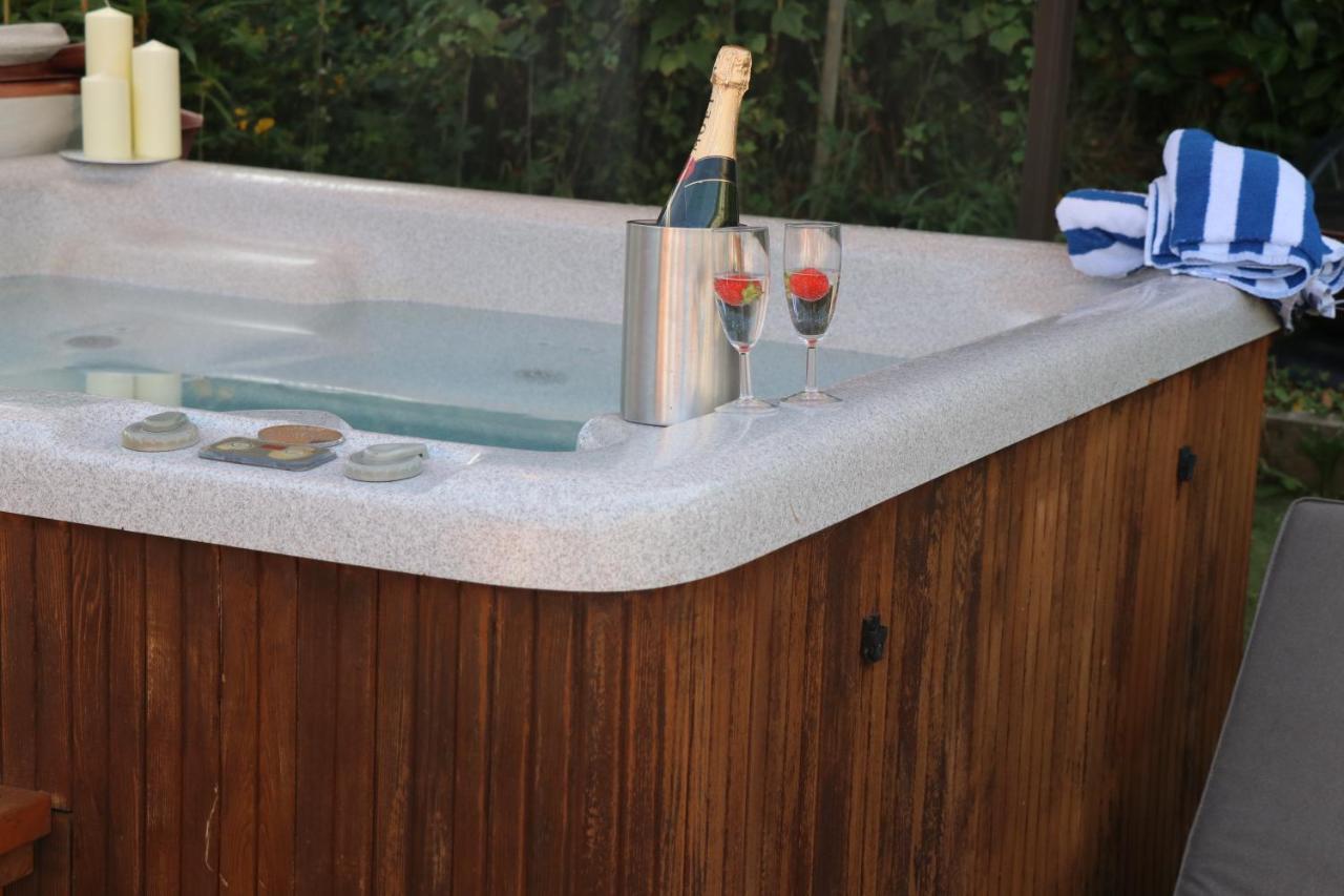 Palm 1 Park Home With Hot Tub Swanage Bagian luar foto