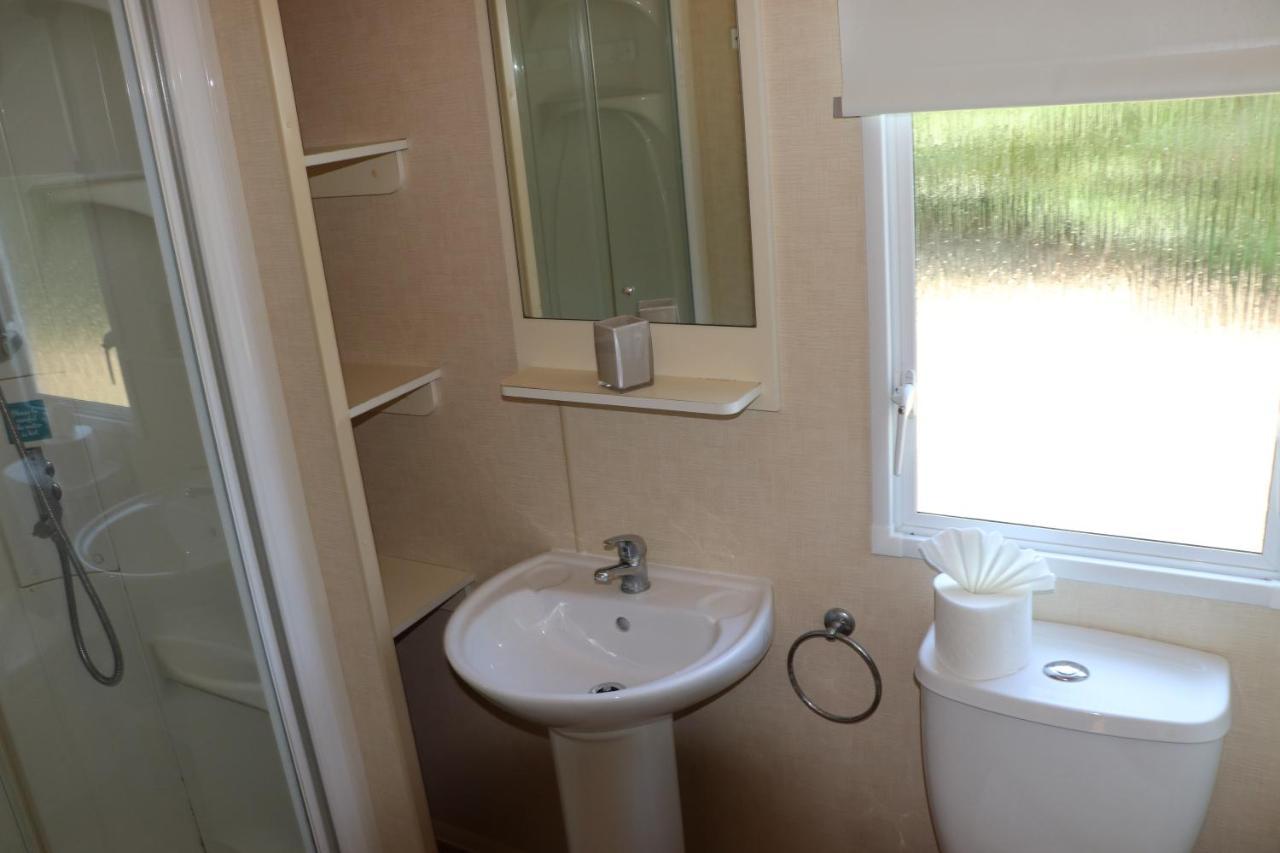 Palm 1 Park Home With Hot Tub Swanage Bagian luar foto