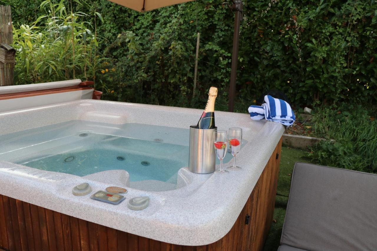 Palm 1 Park Home With Hot Tub Swanage Bagian luar foto