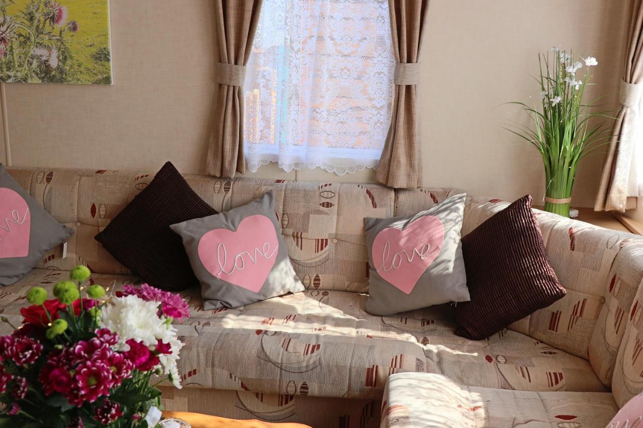 Palm 1 Park Home With Hot Tub Swanage Bagian luar foto